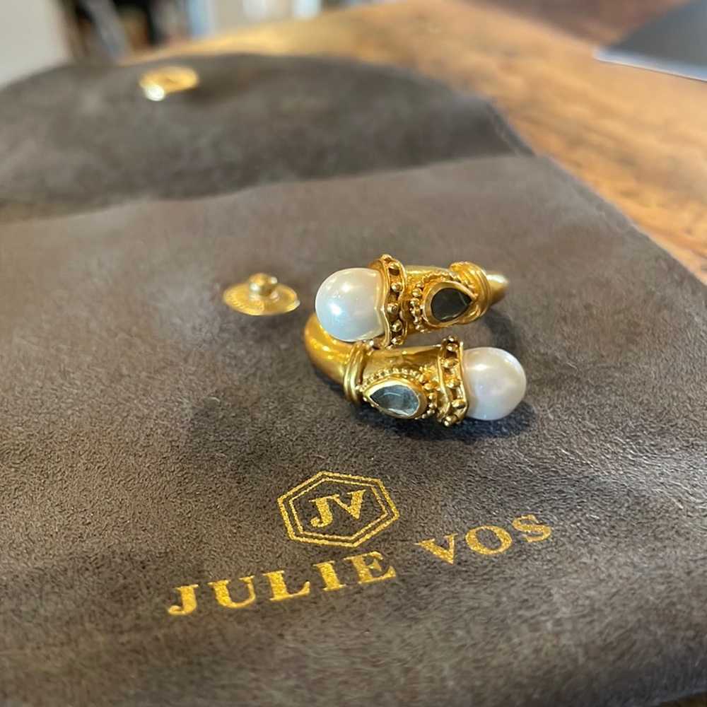 Julie Vos Ring